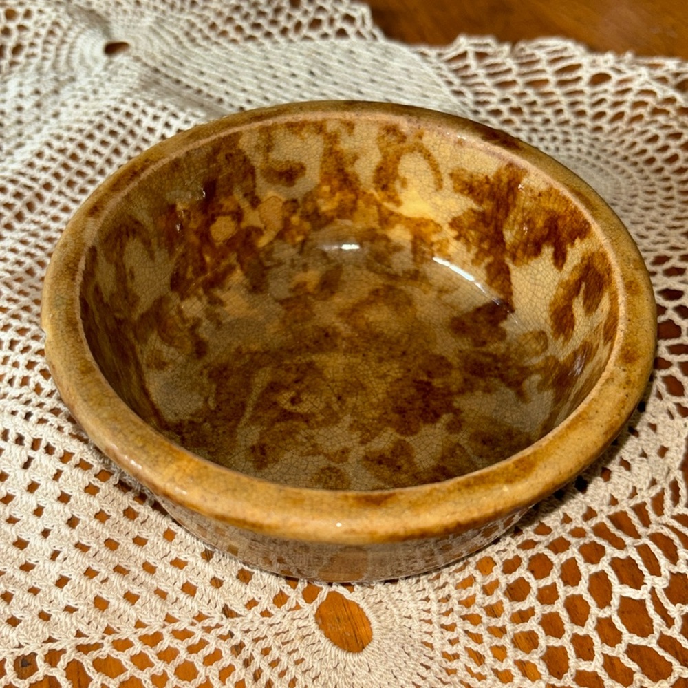 Vintage/antique brown spongeware stoneware mottled 5” look brown/tan bowl